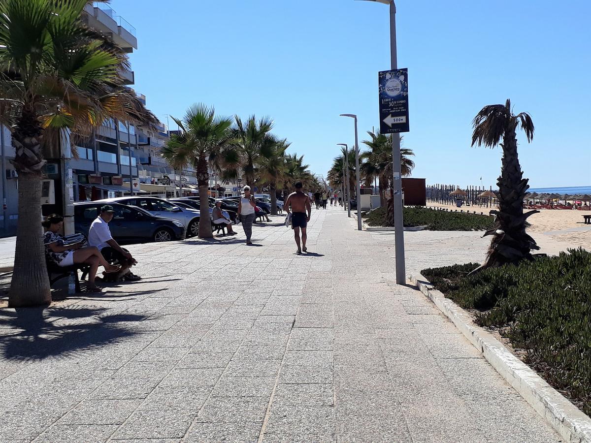 Apartment T2 Mira 4- Familiar, 80mt Praia, Wifi *
