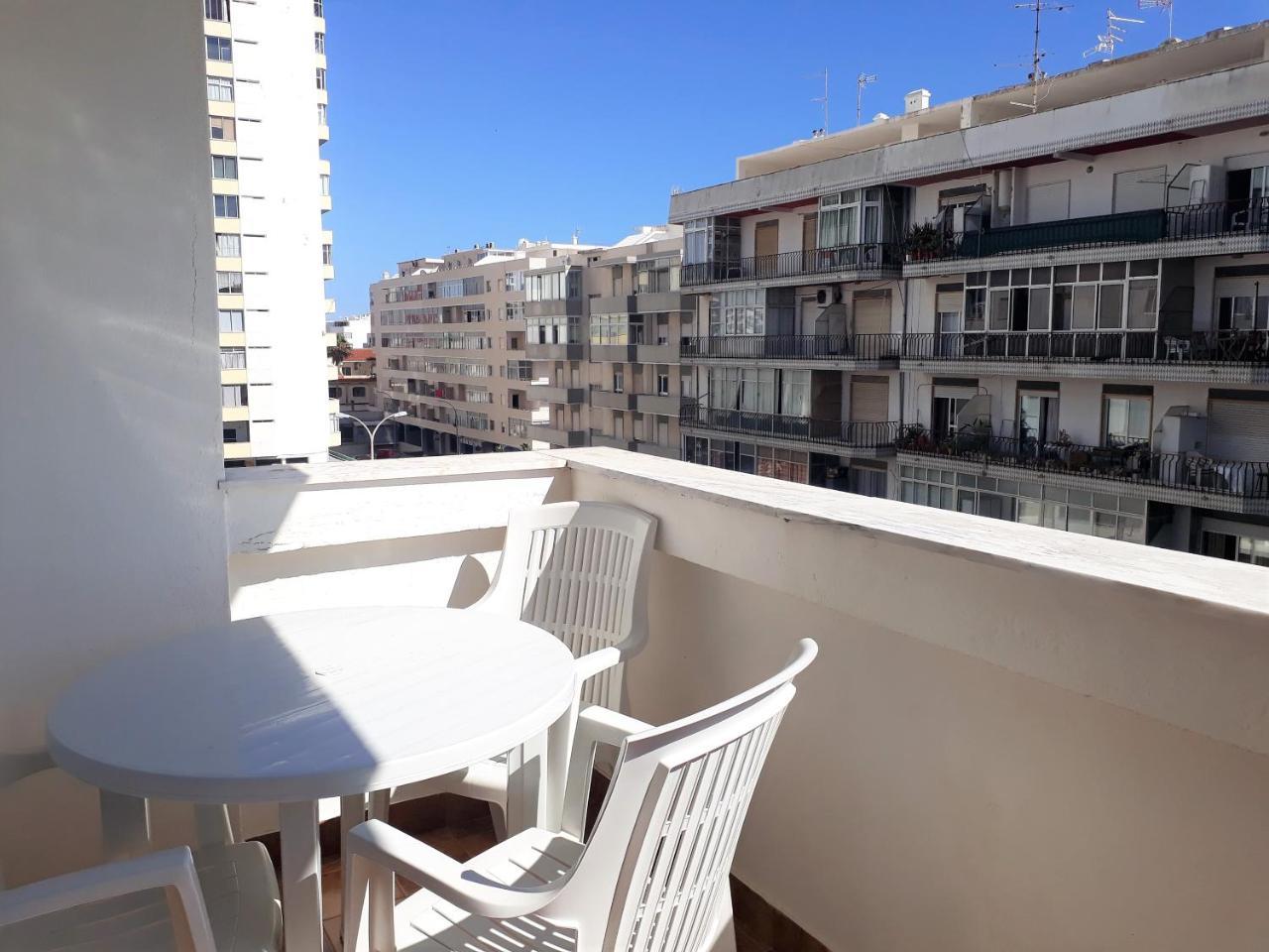 T2 Mira 4- Familiar, 80mt Praia, Wifi Apartment Quarteira