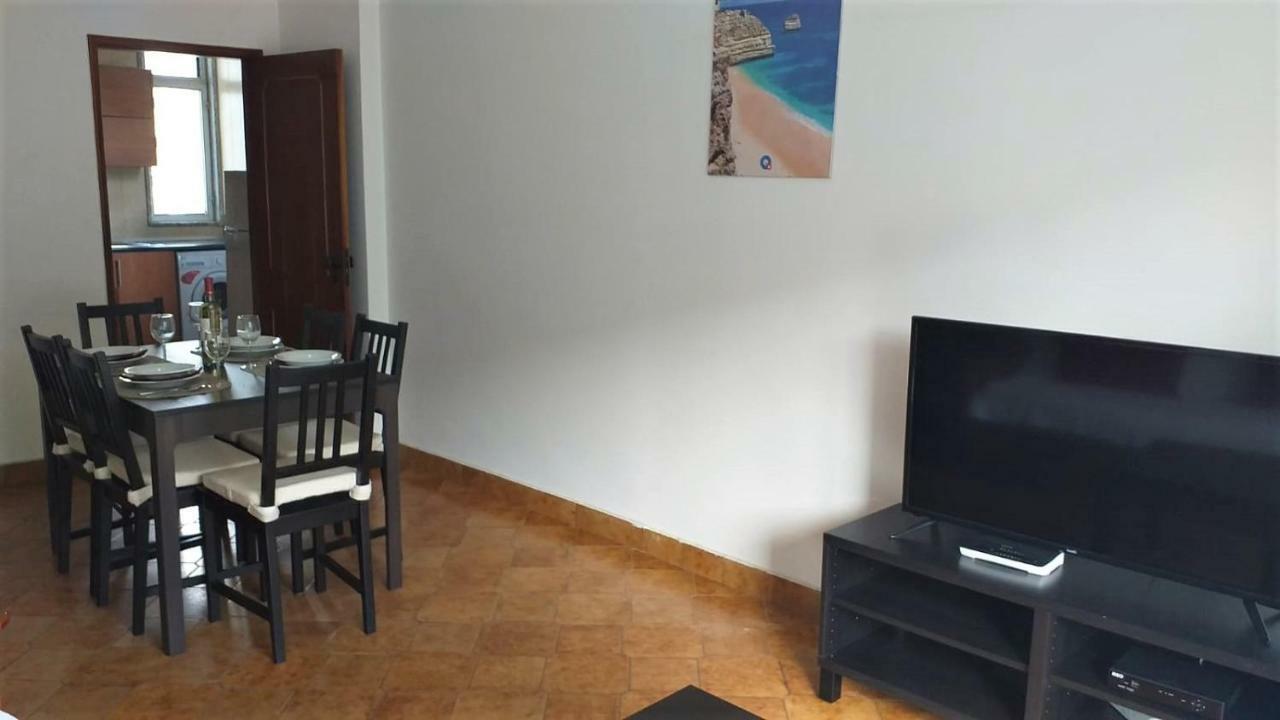 Apartment T2 Mira 4- Familiar, 80mt Praia, Wifi *