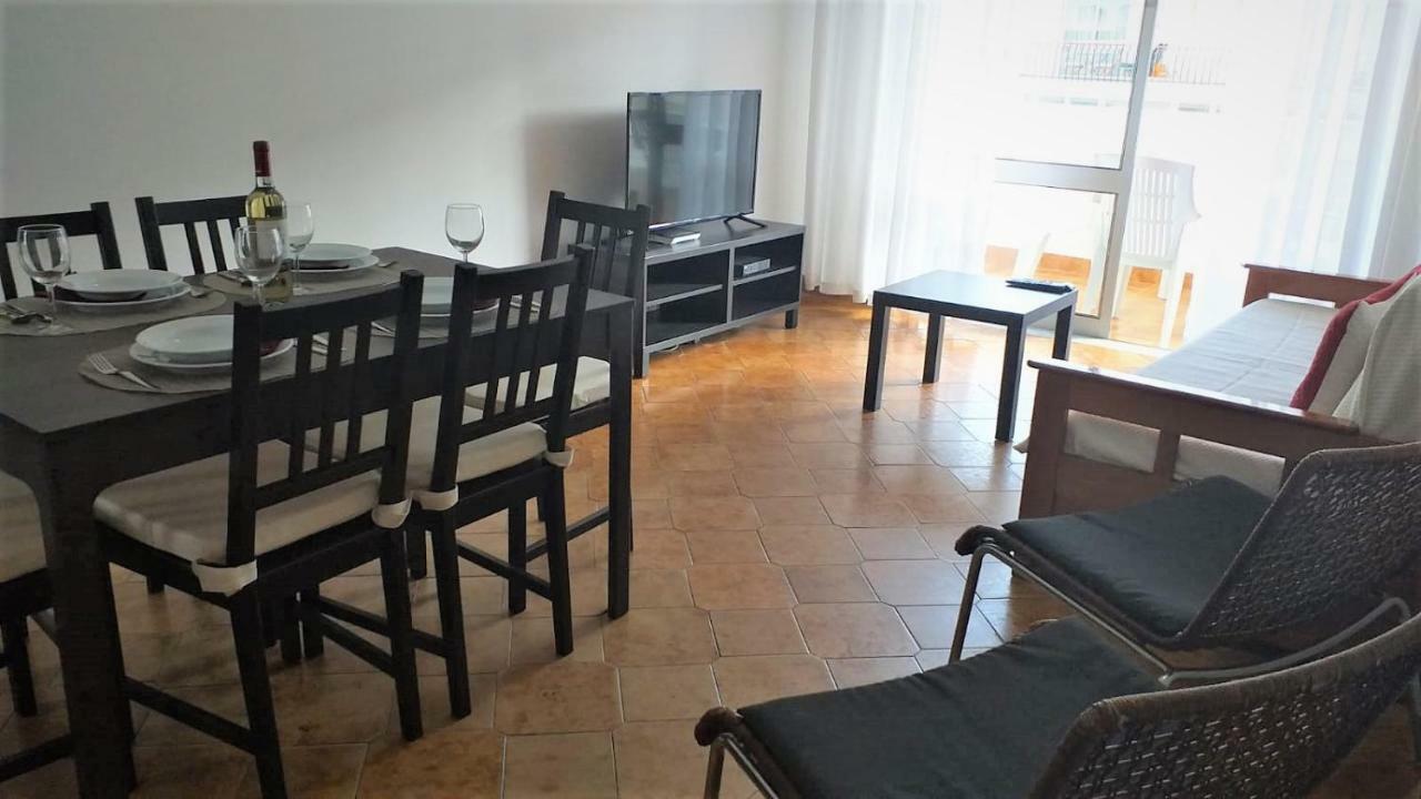 Apartment T2 Mira 4- Familiar, 80mt Praia, Wifi *
